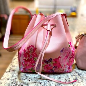 Couple stains inside outside brand new beautiful pink purse